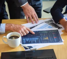 Over The Solution Work Financial  Of Provided Company. - 球探